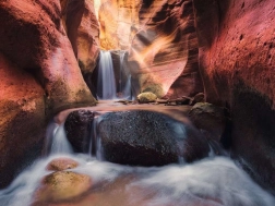 Puzzle Ravensburger 1500 piezas Cascada Cañón Rojo