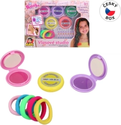 Estudio de peluquería con colores para el cabello y accesorios