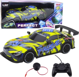 Coche de carreras RC con carrocería luminosa – amarillo