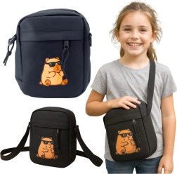 Bolso bandolera infantil con capibara, correa ajustable, negro 19,5 × 14 cm