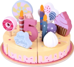 Tarta de cumpleaños de madera para cortar con decoraciones
