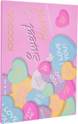 Paleta de maquillaje infantil con sombras de ojos en forma de corazón