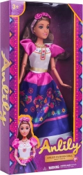 Muñeca Martyna con vestido floral y flequillo