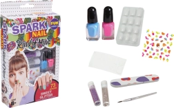 Set de uñas con purpurina y motivos de dulces