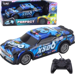 Coche RC de carreras con carrocería iluminada, negro-azul