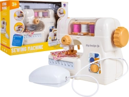 Máquina de coser infantil con accesorios – blanca