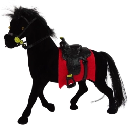 Figura aterciopelada de caballo negro con mantilla roja y silla de montar