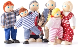 Familia de muñecos de madera de 6 personas