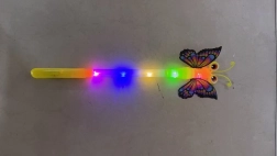 Varita mariposa con efectos de luz 38 cm