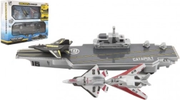 Portaaviones con modelos de cazas