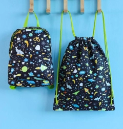 A Little Lovely Company saco deportivo infantil con motivo espacial
