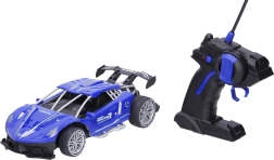 Coche RC de carreras con efecto de humo