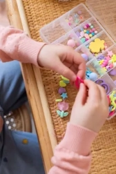 Fabricación de joyas – joyas modernas y coloridas para niños