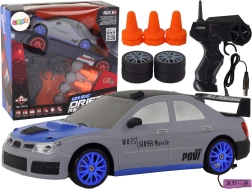 Coche deportivo RC 1:24 con ruedas intercambiables – Gris