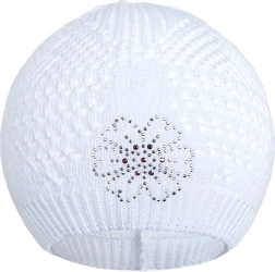 Gorrito tejido con florecita blanco
