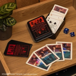 Stranger Things cartas de naipes con comodines en lata