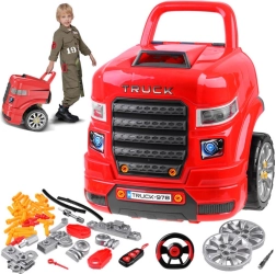 Taller del pequeño mecánico con motor desmontable y control remoto