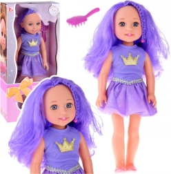 Muñeca con pelo morado, vestido morado y cepillo para el cabello