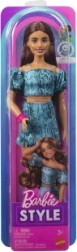 Muñeca coleccionable Mattel Barbie Fashionistas con cabello oscuro en conjunto turquesa de dos piezas