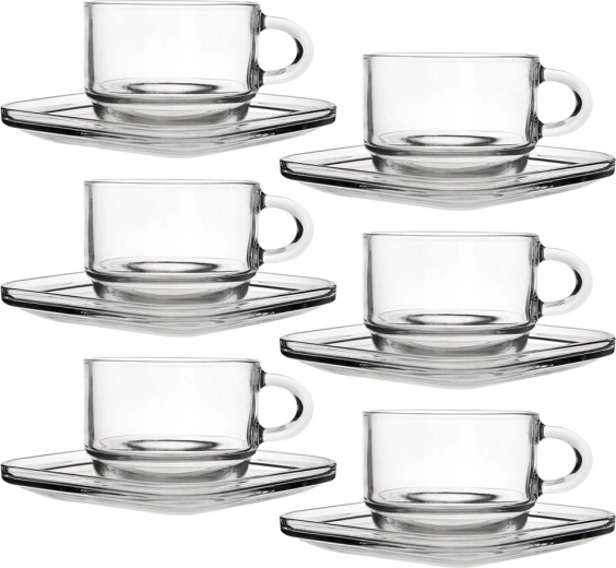 Vidrio transparente moderno que realza la bebida