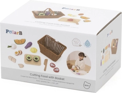 Corte de alimentos de madera con cesta