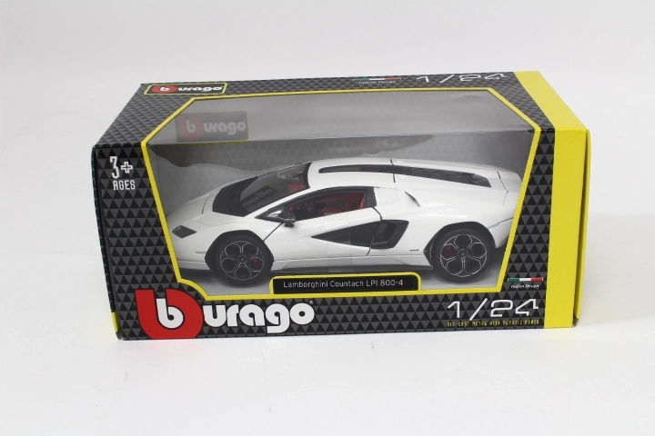Bburago Lamborghini Countach LPI 800-4 blanco 1:24
