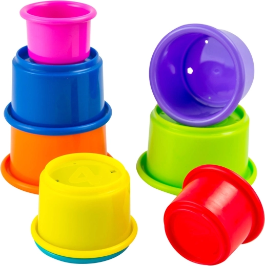 Apilar y encajar vasos para desarrollar la motricidad