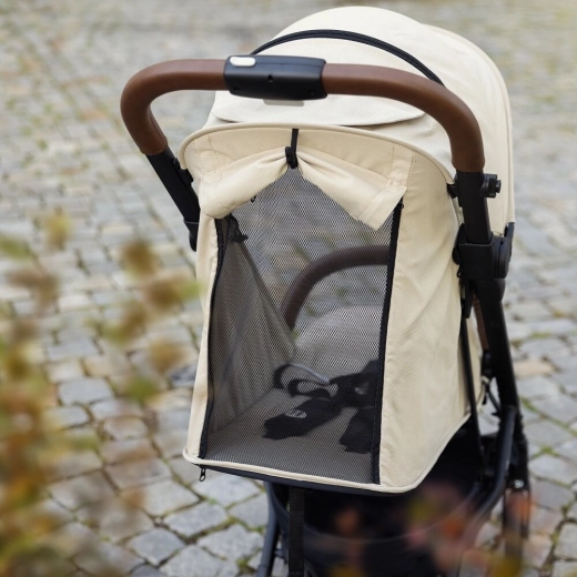 Capota extensible y ventilación para los días de verano
