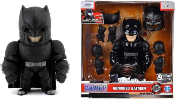 Figura metálica de BATMAN de 15 cm