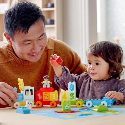 Juego creativo con figuras