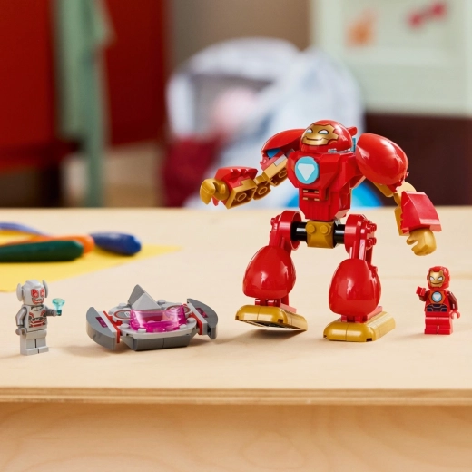 Ultron y su vehículo volador para batallas trepidantes