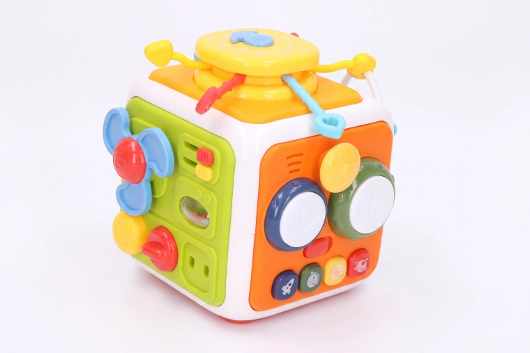 Cubo de actividades con efectos de sonido de 21 cm