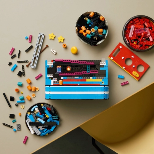 1367 piezas y construcción inteligente con LEGO Builder