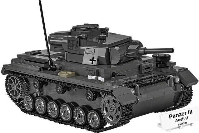 Tanque auténtico con orugas móviles y torreta giratoria