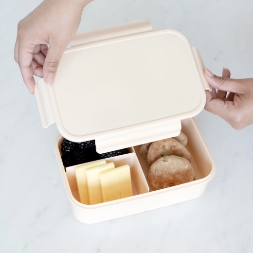 Tapa que incluso las manos pequeñas pueden manejar