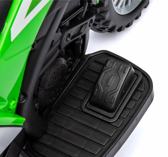 Asiento cómodo y reposapiés seguros