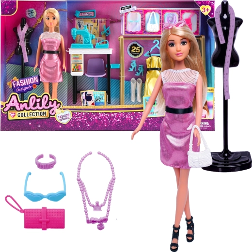 Diseñadora de moda con máquina de coser y 25 accesorios