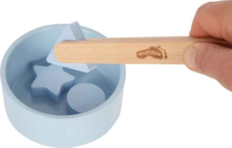 Apoyo a la motricidad fina con pinzas de madera