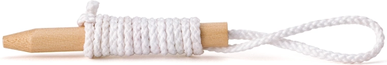 Aguja de madera con cordón para ensartar fácilmente