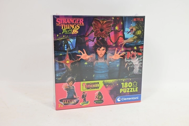 Puzzle Clementoni Stranger Things 180 piezas en el paquete Square box