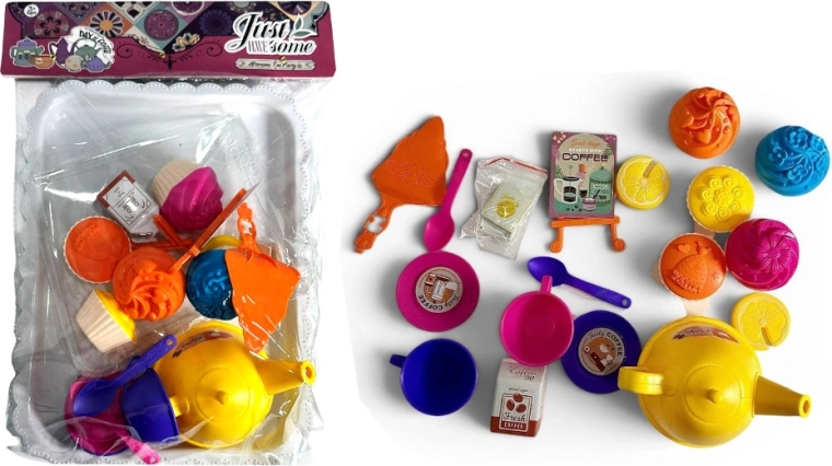 Juego infantil de té y café con pastelitos