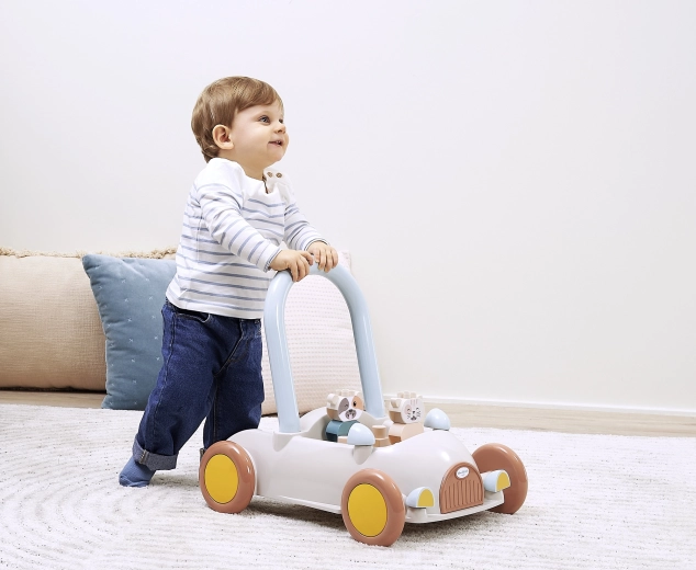 Coche empujable estable para los primeros pasos