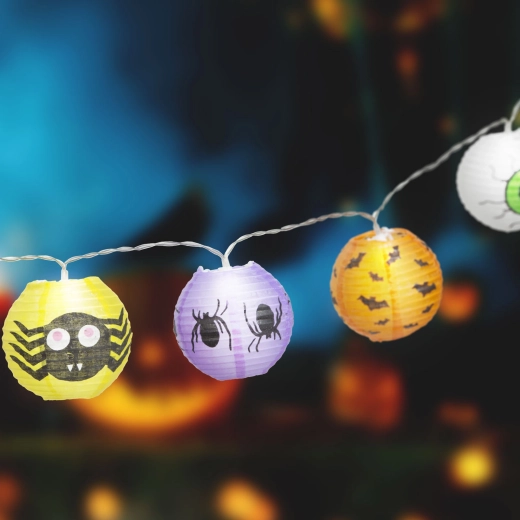 Cadena de luces de Halloween con farolillos de calabaza