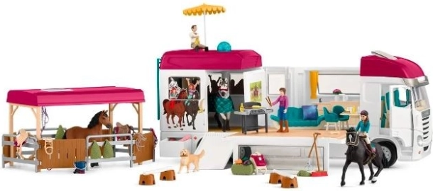 Gran transportador con espacio para caballos