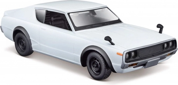 Modelo de coche NISSAN Skyline 2000 GT‑R 1973 1:24 blanco