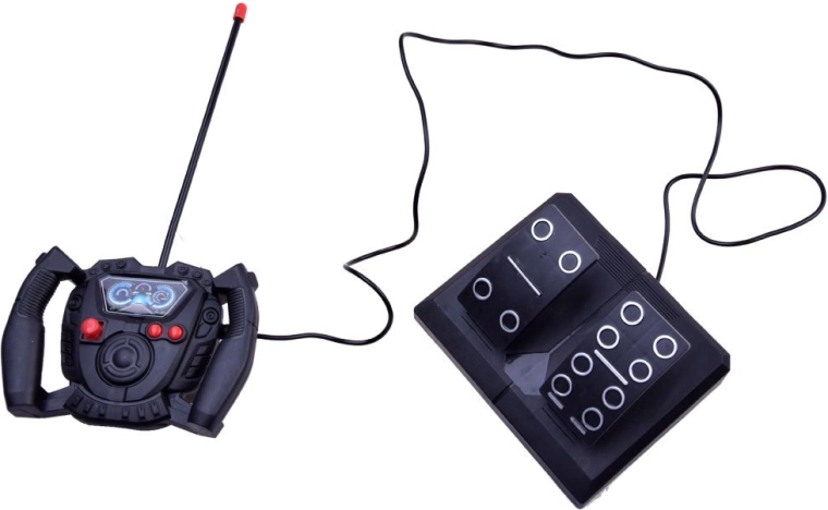 Control con mando y con pedal de acelerador