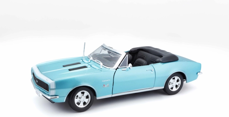 Maisto Chevrolet Camaro SS 396 descapotable 1967 1:18 turquesa