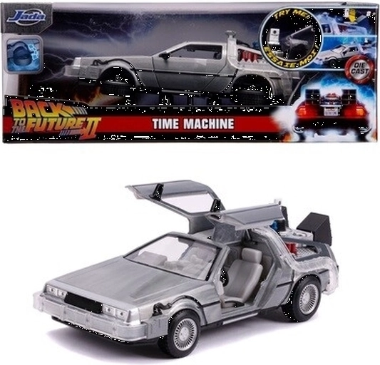 Modelo Honda S2000 2001 1:24 de Jada Toys NARUTO SHIPPUDEN con figura