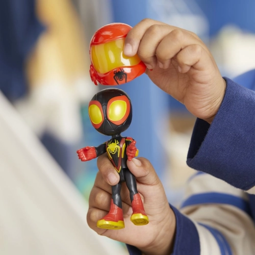 Casco extraíble para disfrutar de más posibilidades de juego