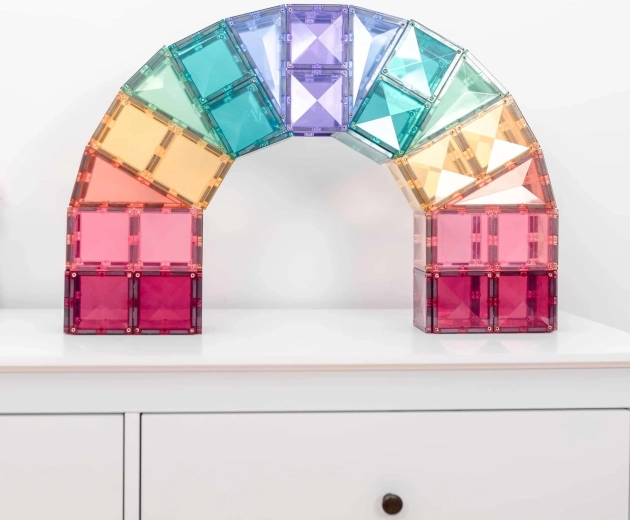 Colores pastel y diseño translúcido